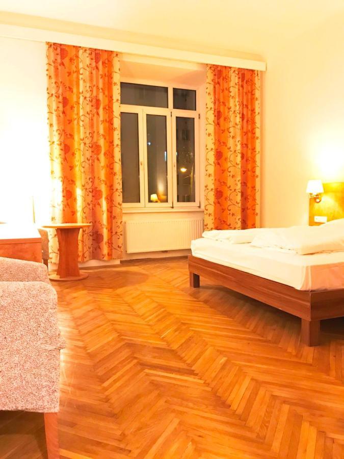 Act Apartments Wina Bagian luar foto