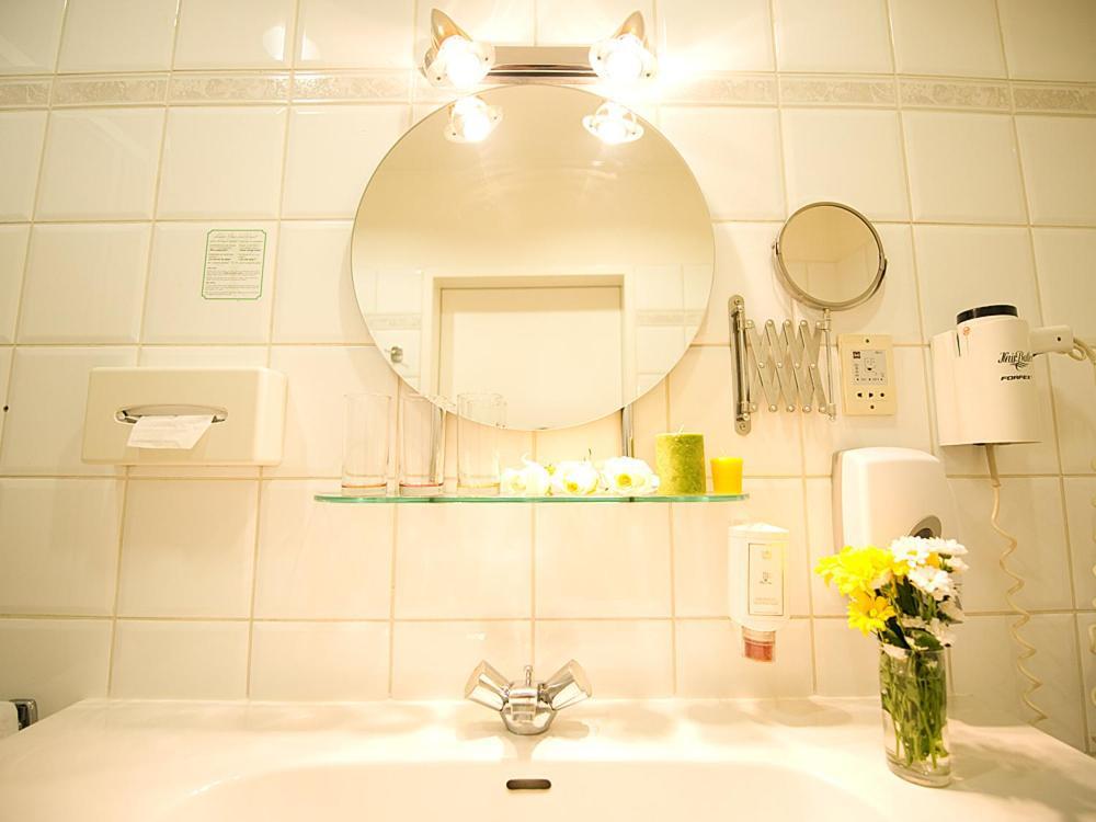 Act Apartments Wina Bagian luar foto
